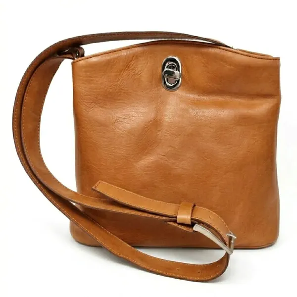 LEATHER BUCKET BAG